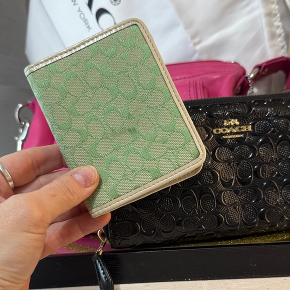 Coach Bundle. Pink crossbody. Green cardholder. Black wallet. White large bag. - Picture 4 of 17